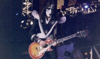 Murió Ace Frehley, guitarrista original de KISS, a los 74 años