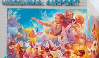 Artistas mexicanos homenajean a las víctimas nucleares con mural por la paz en Hiroshima