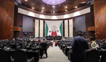 Aprueban Ley Federal de Derechos con aumentos en cuotas migratorias y acceso a museos