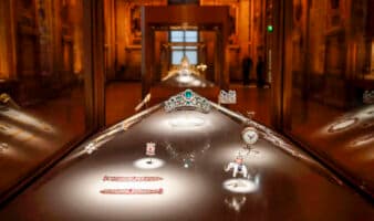 Robo de película en el Museo del Louvre; saquean en solo siete minutos joyas de ‘valor incalculable’