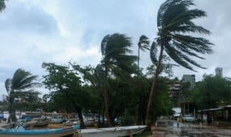 'Raymond' tocará tierra mañana en Los Cabos; SMN advierte lluvias fuertes en varios estados