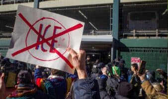 Videos | Arrestan a manifestantes por bloquear el paso a agentes de ICE en Nueva York