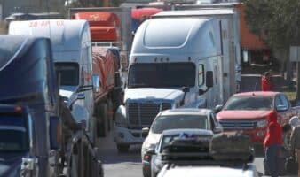 Seguirán bloqueos: productores y transportistas no logran acuerdo en Segob