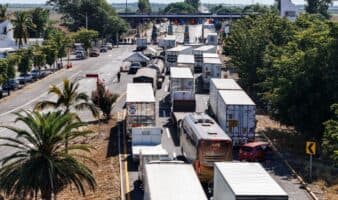 Transportistas y campesinos aceptan levantar bloqueos: Segob