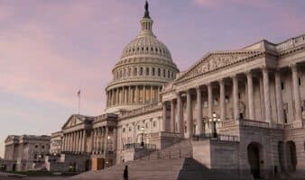 Senado de EE.UU. aprueba voto de procedimiento con división demócrata y avanza hacia la reapertura del gobierno