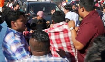 CNTE protesta contra la reforma educativa en mitin de Sheinbaum en Oaxaca
