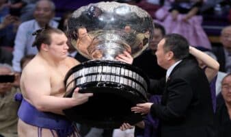 Sumo | Gana luchador ucraniano torneo de élite en Japón | Video
