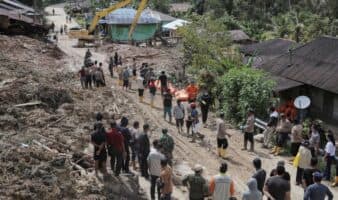 465 muertos por las inundaciones en el sur de Tailandia e Indonesia | Galería