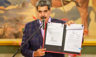 Maduro ordena crear comandos de defensa en caso de 'lucha armada' ante despliegue de EE.UU.