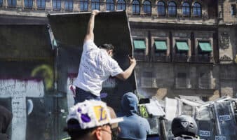 Aristegui en Vivo: Van cinco vinculados a proceso por marcha de 'Generación Z'; España da golpe al CJNG; EE.UU. abrirá archivos de Epstein (19/11/2025)