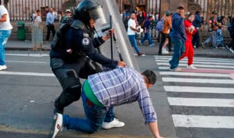 Aristegui en Vivo: Siguen protestas por asesinato de Manzo; Perú rompe relaciones con México; Gonzalo Celorio, Premio Cervantes (04/11/2025)
