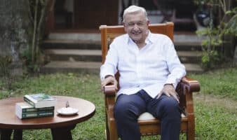 Sheinbaum descarta que AMLO necesite regresar a la esfera pública y celebra su nuevo libro