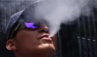 Diputados aprueban prohibición total de vapeadores y cigarrillos electrónicos