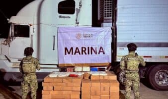 Marina descubren más de 600 kg de metanfetamina en doble fondo de tractocamión