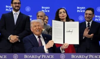 Lanza Trump en Davos su Junta de Paz para Gaza