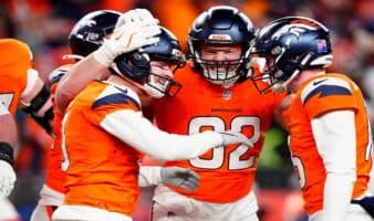NFL: Derrotan Broncos en un partidazo a Bills y avanzan a la Final AFC