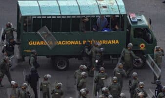 Venezuela libera a estadounidenses detenidos y reporta 400 excarcelaciones en total