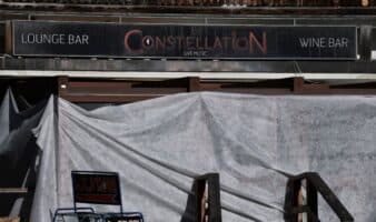 Pirotecnia y escalera estrecha, principales pistas del incendio en bar de Suiza