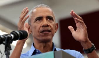 Obama responde al video racista compartido por Trump y critica la falta de decoro en el debate público