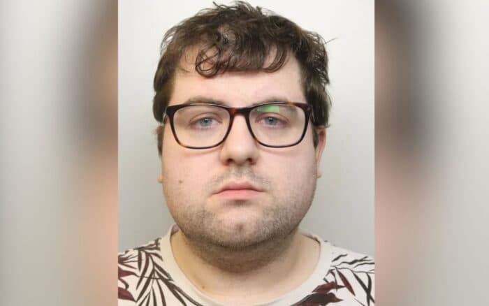 Condenan a empleado de guardería por abusos sexuales a cinco niños en Reino Unido