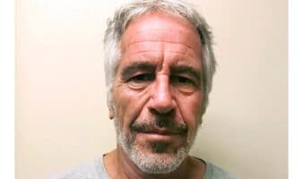 Piden declarar al último guardia que vio vivo a Epstein antes de morir