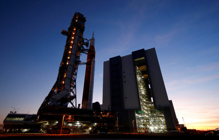 La NASA anuncia plan de 20 mil millones para regresar a la Luna en 2028