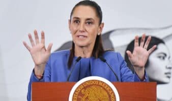 La mañanera de Sheinbaum | Llama a actuar para que el 'doloroso' ataque en una escuela de Michoacán no se repita (25/03/2026)