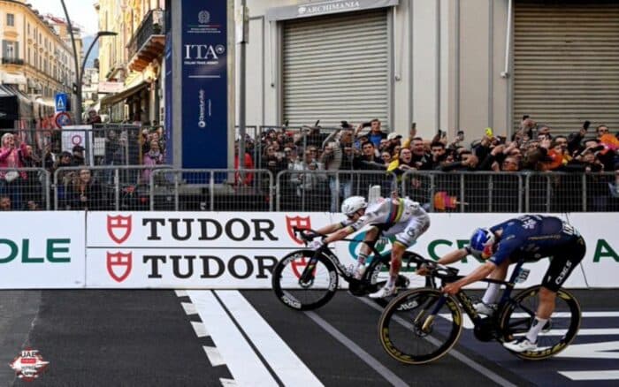 Ciclismo | Pogacar ganó la Milán-San Remo 2026 con el cuadro de su bicicleta roto | Video