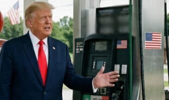 Trump suspende Ley Jones de 100 años para intentar bajar el precio de la gasolina