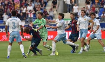 Suspenden 13 partidos al portero argentino Esteban Andrada por el puñetazo a Pulido