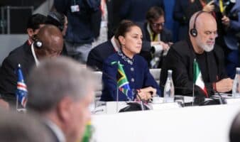 Propone Sheinbaum en Barcelona usar 10% del gasto militar global en reforestación