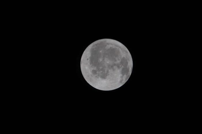 Astronautas de Artemis II logran ver la cara oculta de la Luna