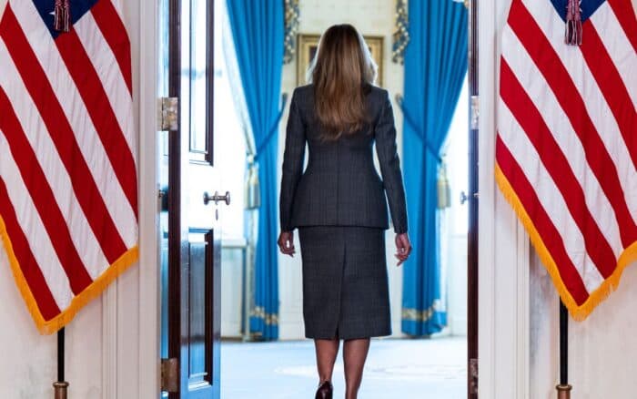 Lo mejor de Aristegui en Vivo: Incendio en Dos Bocas; 'devastación masiva' en Líbano; Melania Trump se deslinda de Epstein (10/04/2026)