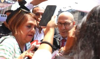 Alto Comisionado de ONU escucha a familias de desaparecidos y senadores