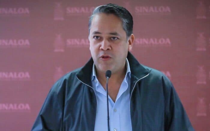 Exsecretario de Finanzas de Sinaloa también se entregó a Estados Unidos