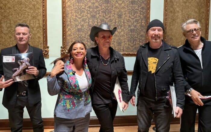 Clara Brugada invita a U2 a presentarse en el Zócalo | Video