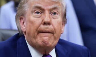 Trump asegura que el diálogo entre EE.UU. e Irán continúa a 'ritmo acelerado'