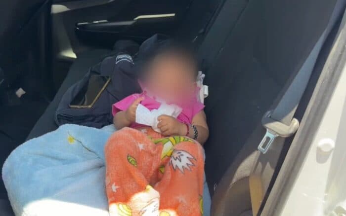 Abandonan a bebé de 6 meses en taxi de aplicación en Ecatepec