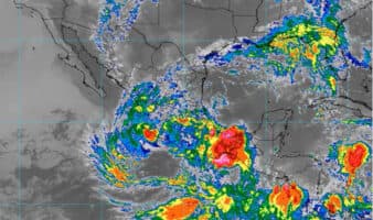 'Boris' toca tierra entre Guerrero y Oaxaca; 'Cristina' continúa lejos de México