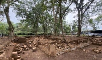 Descubren escultura y estructura prehispánica con características únicas en Veracruz
