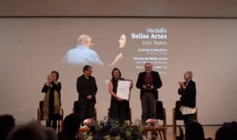 Carlos Converso recibe la Medalla Bellas Artes por una vida dedicada a los títeres