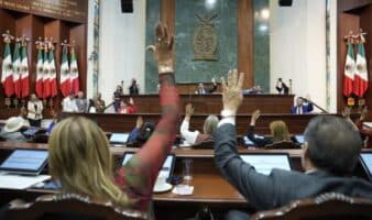 Congreso de Sinaloa pospone sesión para definir al gobernador interino