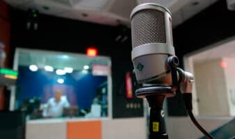 Observatorio alerta que nuevos lineamientos para radio y TV pueden limitar la libertad de expresión en elecciones