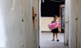 Los niños vuelven a clases en Irán tras el cierre de escuelas por la guerra en febrero