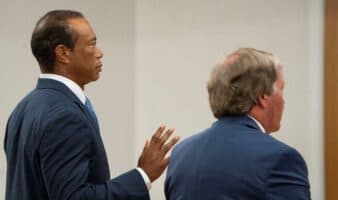 Tiger Woods se declara culpable de conducción descuidada por accidente de coche en EE.UU.