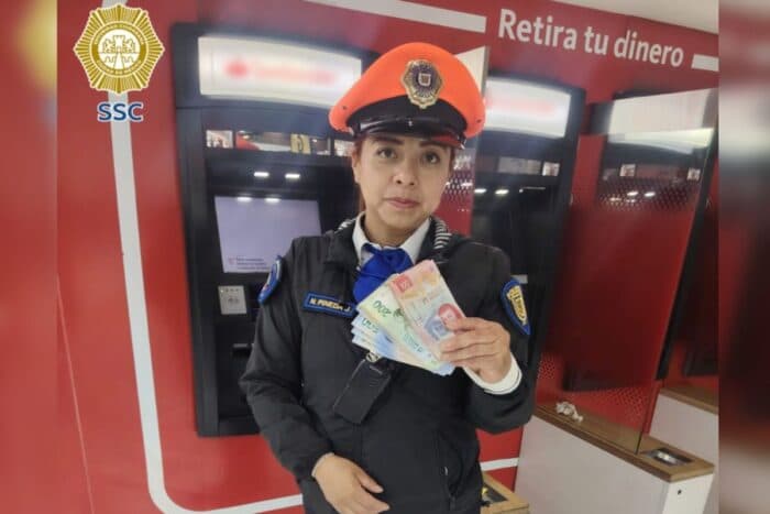 Policías hallan dinero en cajero del AICM y lo resguardan
