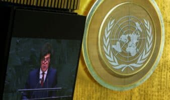 Milei pide negociaciones sobre Malvinas y amenaza con consecuencias para las empresas