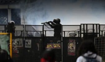 Decenas de periodistas afectados por violencia en protesta de Buenos Aires