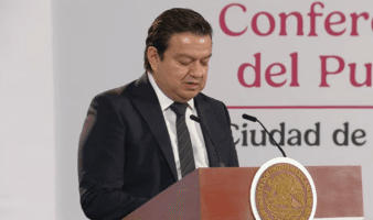Pemex reduce deuda y proyecta invertir 1.8 billones de pesos