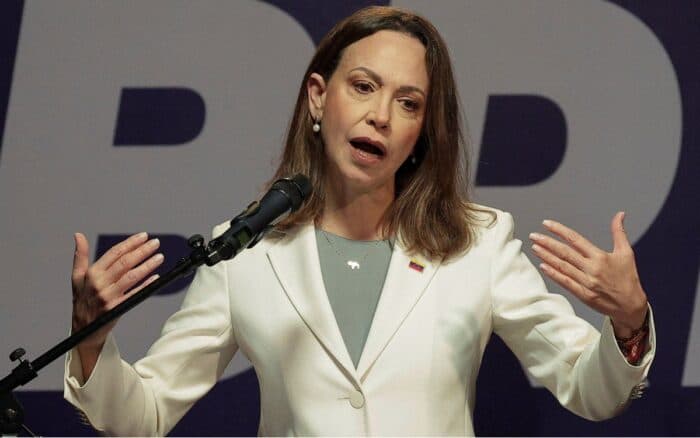 Machado dice que la transición es 'irreversible', ofrece garantías y habla de Comisión de la Verdad